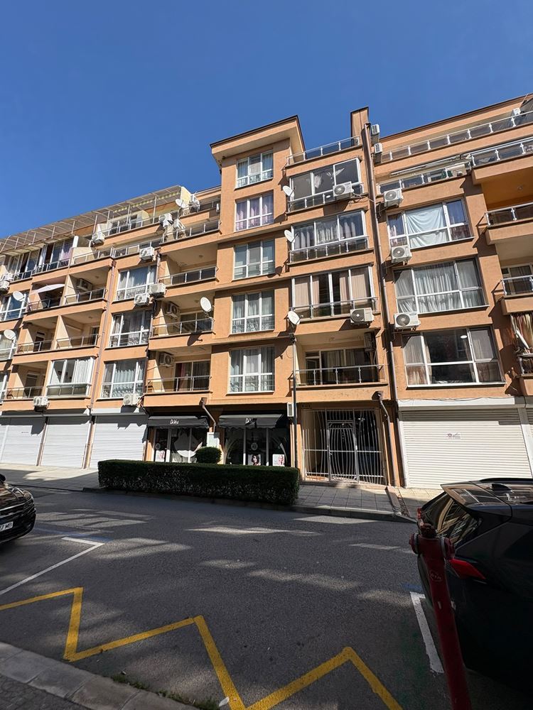Möblierte Studio-Wohnung 200 Meter vom Meer entfernt in Pomorie – ausgezeichnete Lage und Komfort