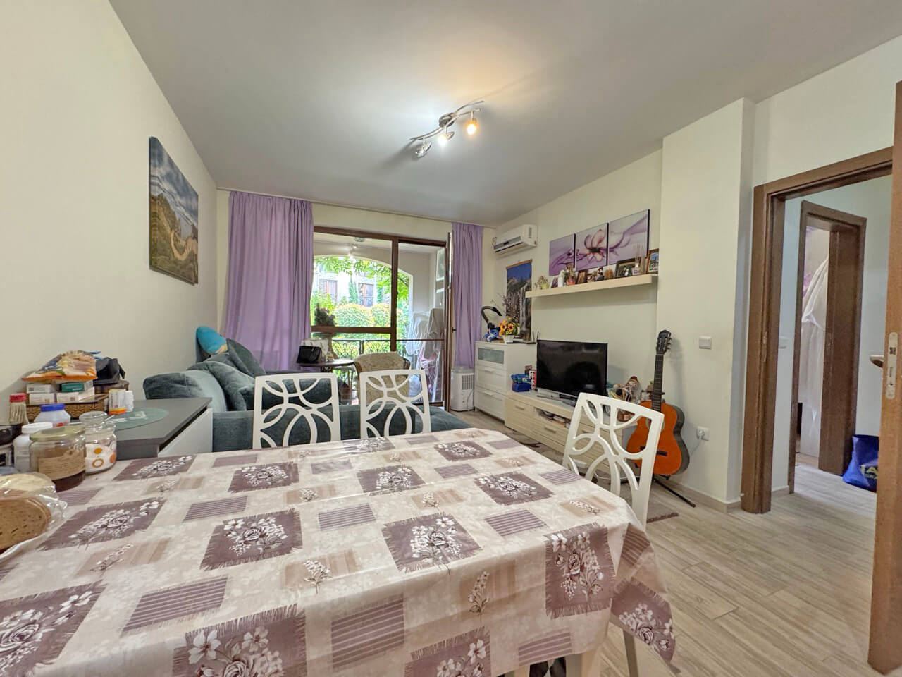Luxuriöse Zweizimmerwohnung mit Parkblick in einer renommierten Anlage in Sonnenstrand
