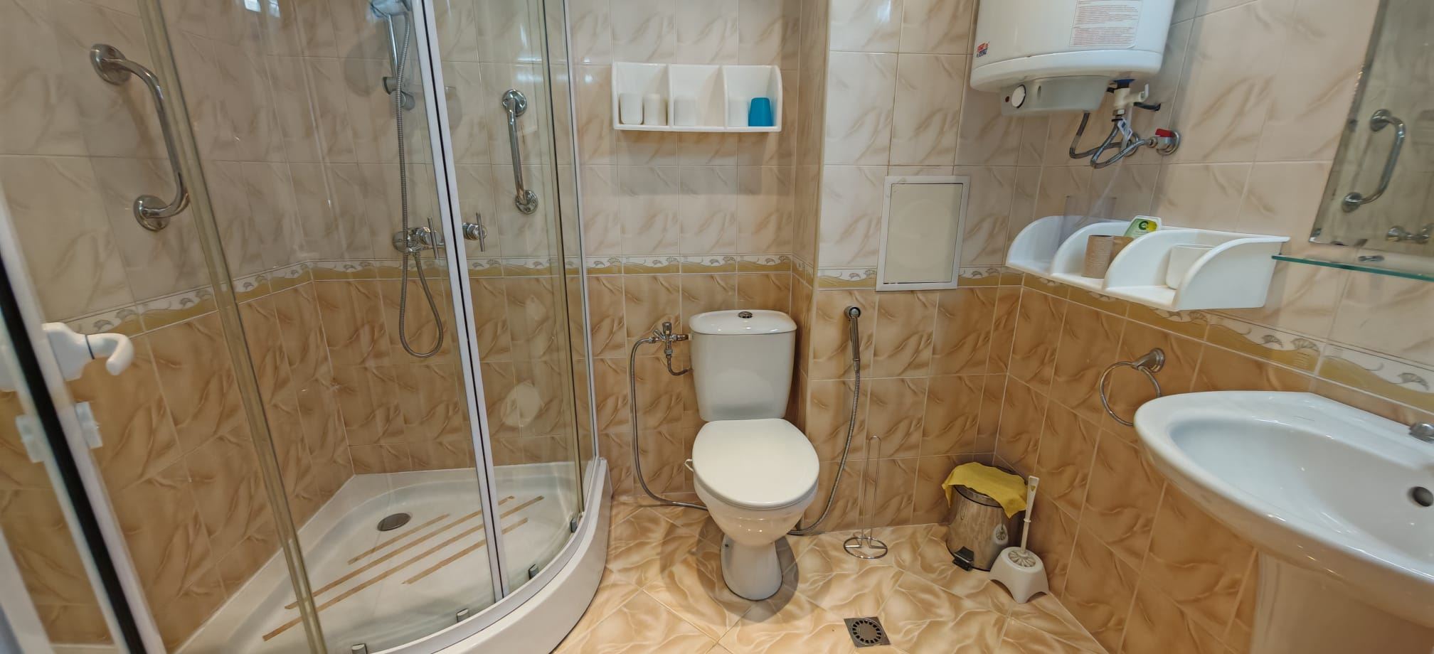 Panoramablick auf das Meer und die Pools – großzügige Drei-Zimmer-Wohnung in Sveti Vlas