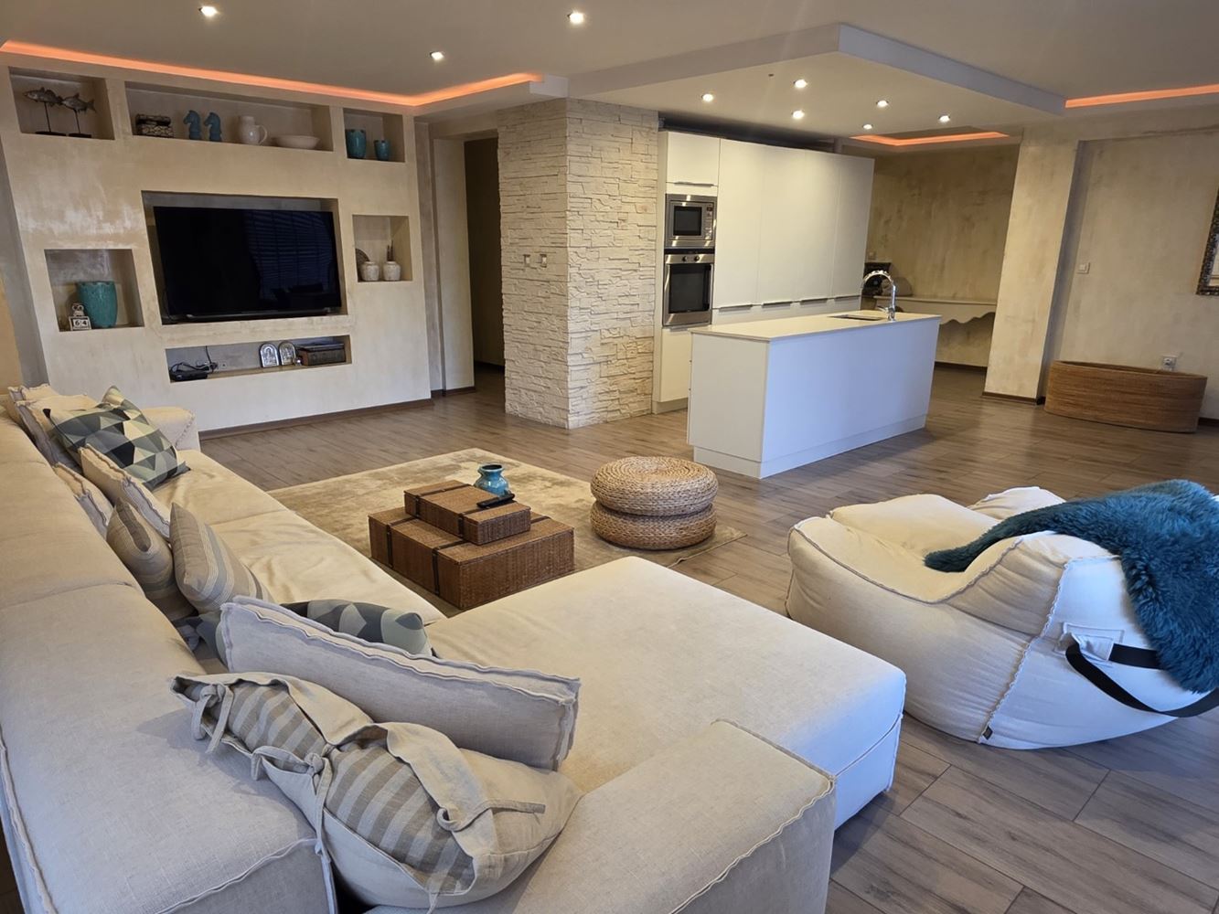 Nessebar: luxuriöse Wohnung mit zwei Schlafzimmern und Panoramablick auf das Meer – 183 m² Großzügigkeit, Komfort und Stil