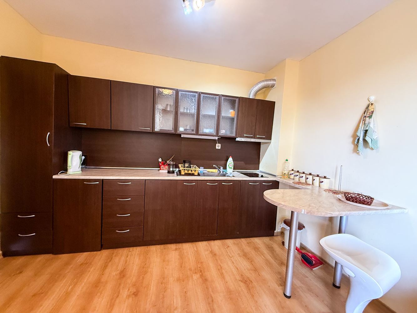 Sonnenstrand: Gemütliche 2-Zimmer-Wohnung mit niedriger Wartungsgebühr
