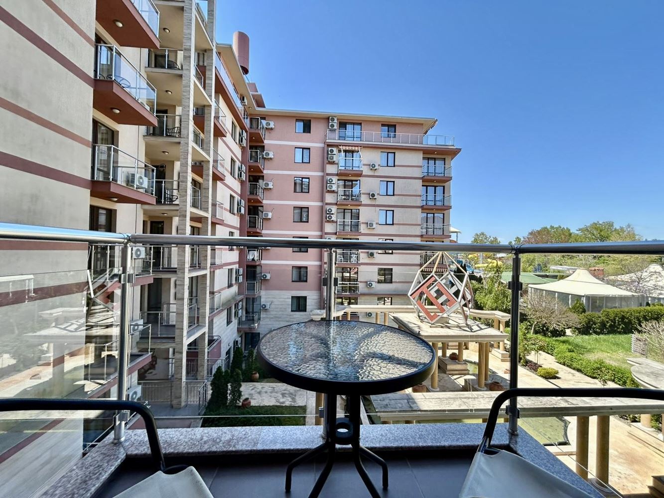 Exklusives Angebot: atemberaubendes Studio in einem prestigeträchtigen Komplex in Sonnenstrand – hervorragende Investition und Ferienimmobilie
