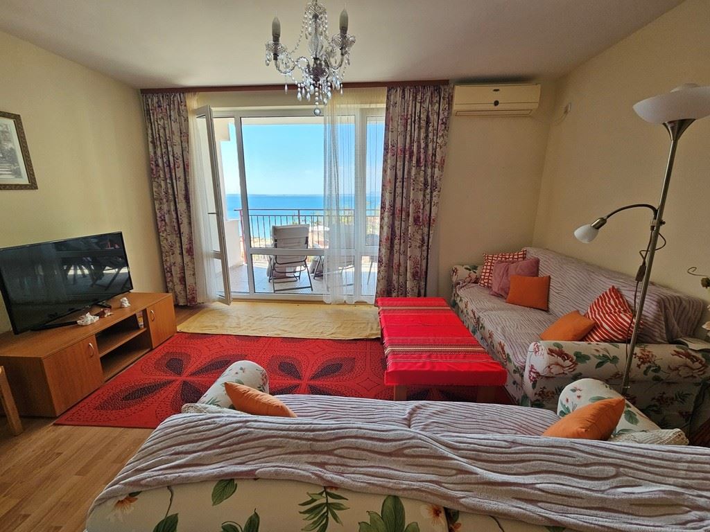 Sveti Vlas, erste Reihe am Meer – 2-Zimmer-Wohnung mit Meerblick