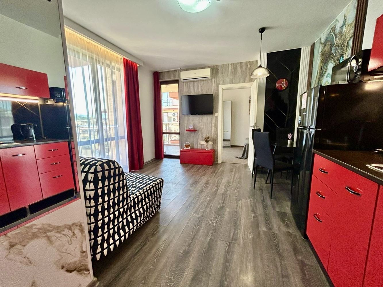 Wohnung mit einem Schlafzimmer und zwei großzügigen Terrassen in Sunny Beach – vollständig möbliert und bezugsfertig