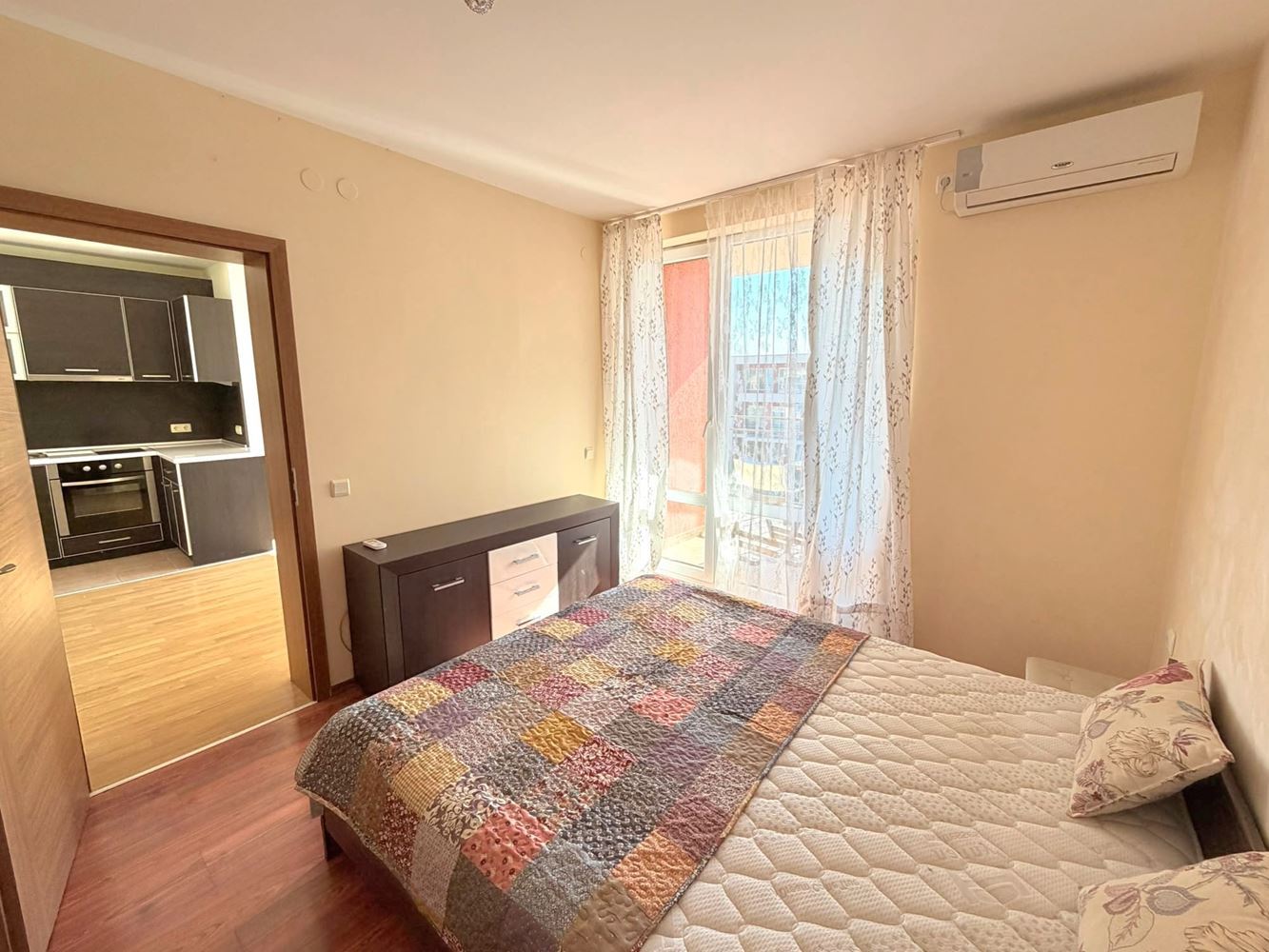 Helle und warme Zweizimmerwohnung mit einem Schlafzimmer in der Nähe des Aquaparks in Sonnenstrand – ausgezeichnete Investition zur Vermietung
