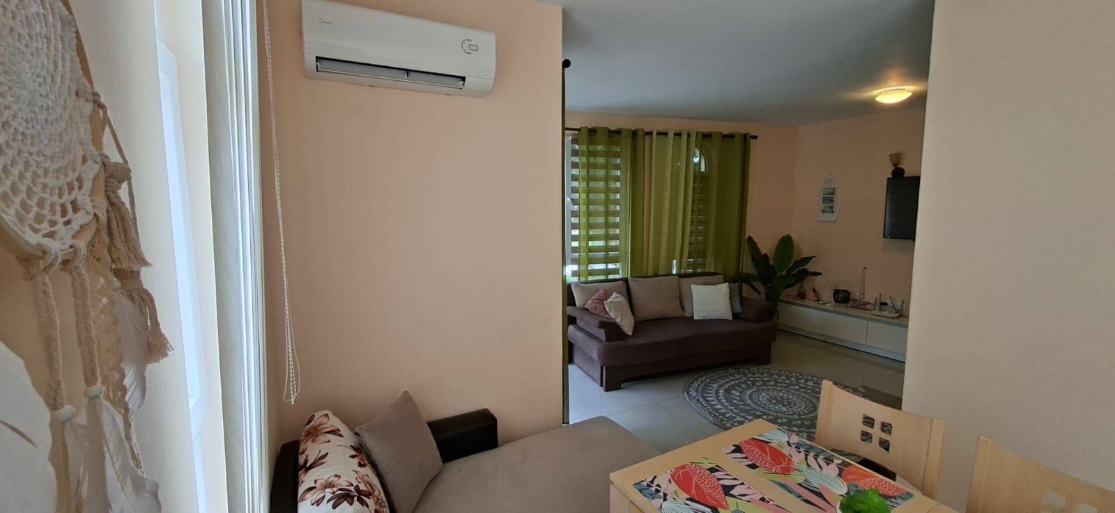 Komfort und Funktionalität am Meer – vollständig möblierte Ein-Zimmer-Wohnung in Sveti Vlas