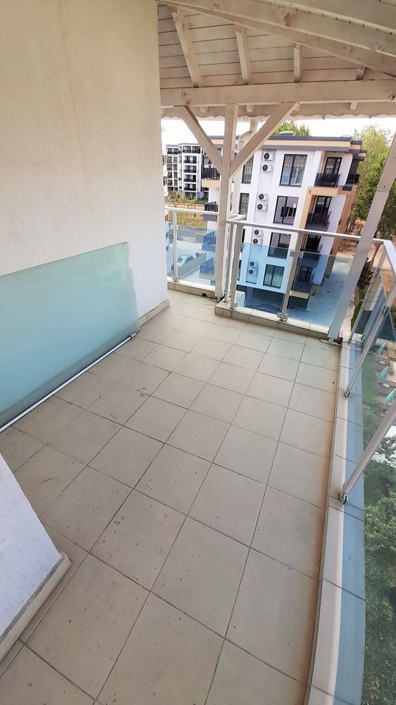 Gemütliche 2-Zimmer-Wohnung mit großzügigen Terrassen und niedriger Instandhaltungsgebühr in Sonnenstrand