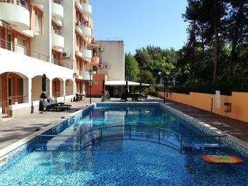 Geräumige und moderne Ein-Zimmer-Wohnung mit allen Annehmlichkeiten in Pomorie