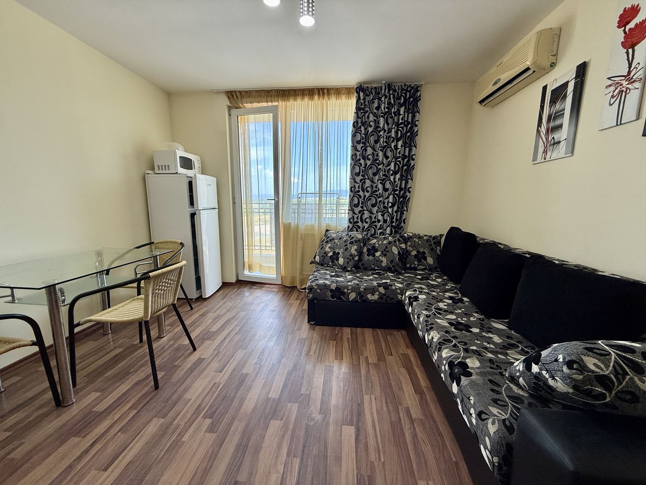 Geräumige Zweizimmerwohnung in der Nähe des Lidl-Supermarkts in Sonnenstrand