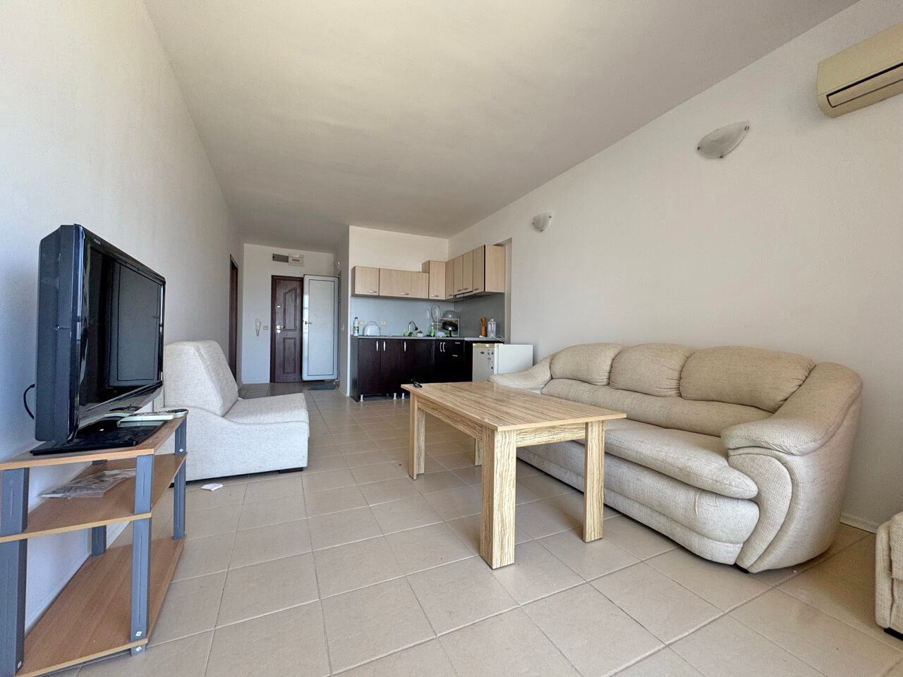 Helle und geräumige 2-Zimmer-Wohnung mit Meerblick in Sonnenstrand