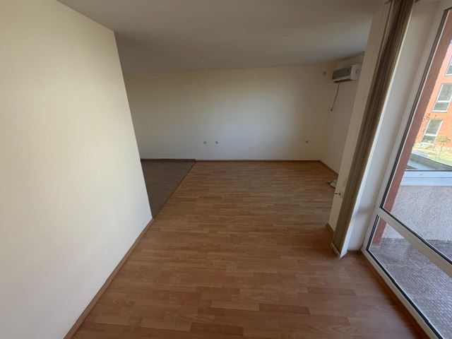 Geräumige Einzimmerwohnung in einer grünen Oase in Sonnenstrand – ideal für Urlaub und Investition