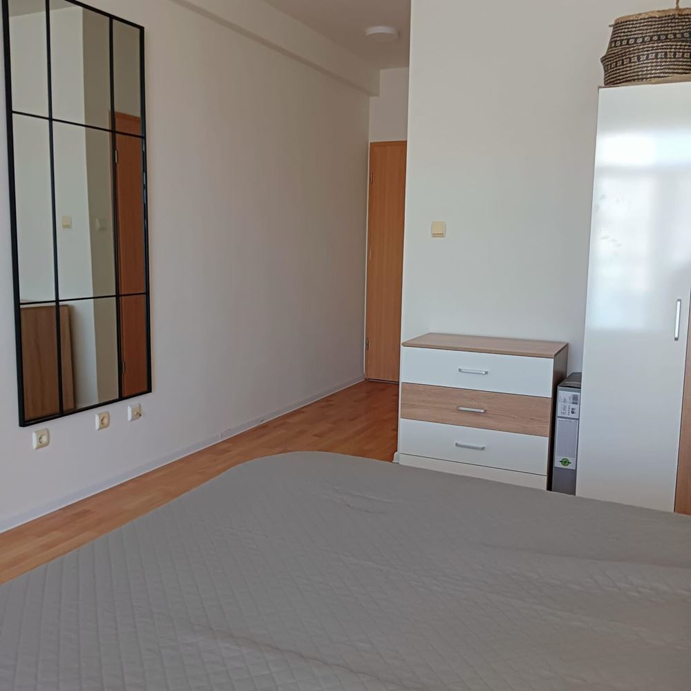 Geräumige Zwei-Zimmer-Wohnung mit Meerpanorama in Ravda – nur wenige Meter vom Strand entfernt, voll möbliert und mit ausgezeichnetem Investitionspotenzial