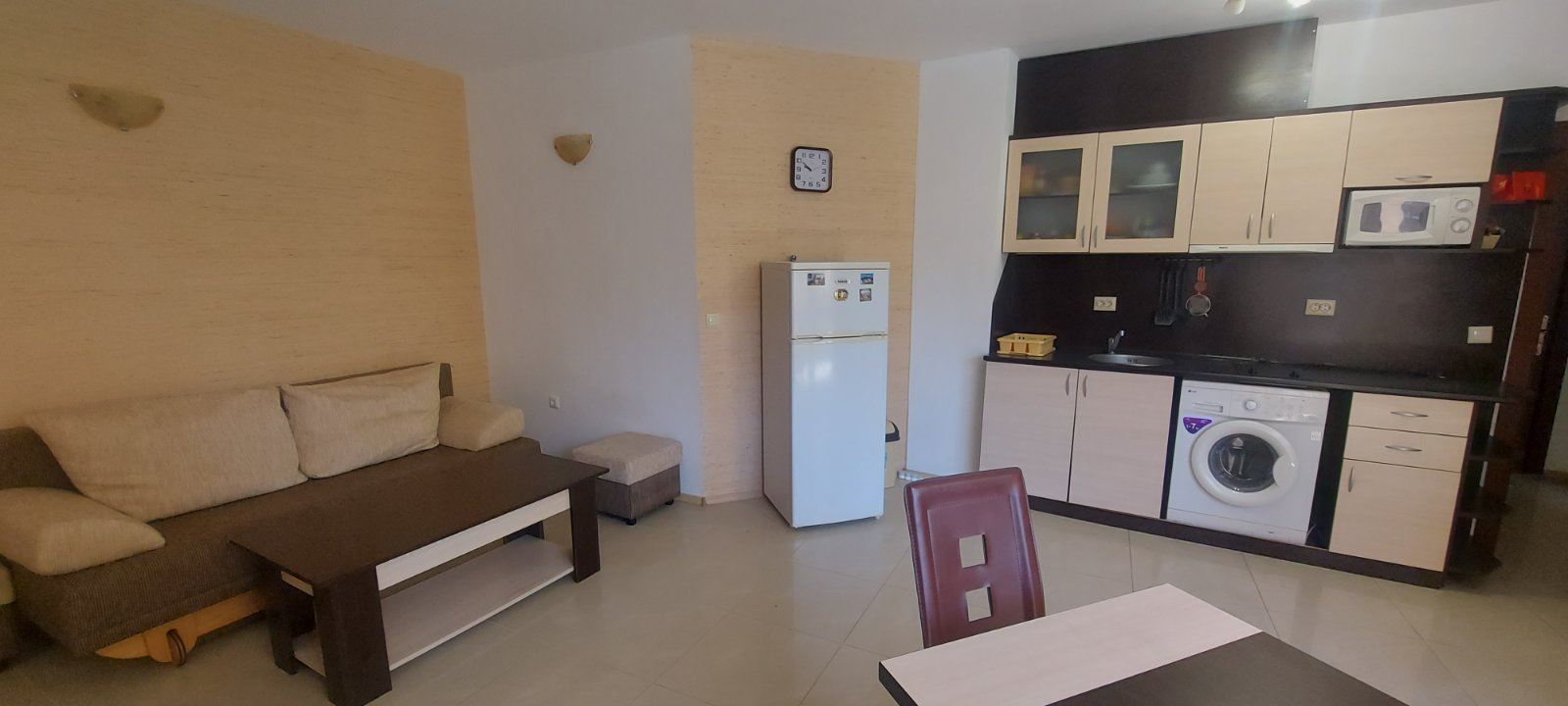 Geräumige Drei-Zimmer-Wohnung in moderner Anlage im Zentrum von Sonnenstrand