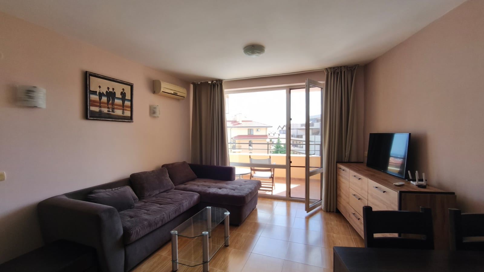 Geräumiges Zwei-Schlafzimmer-Apartment mit Meerblick in Sveti Vlas, nur 200 Meter vom Strand entfernt