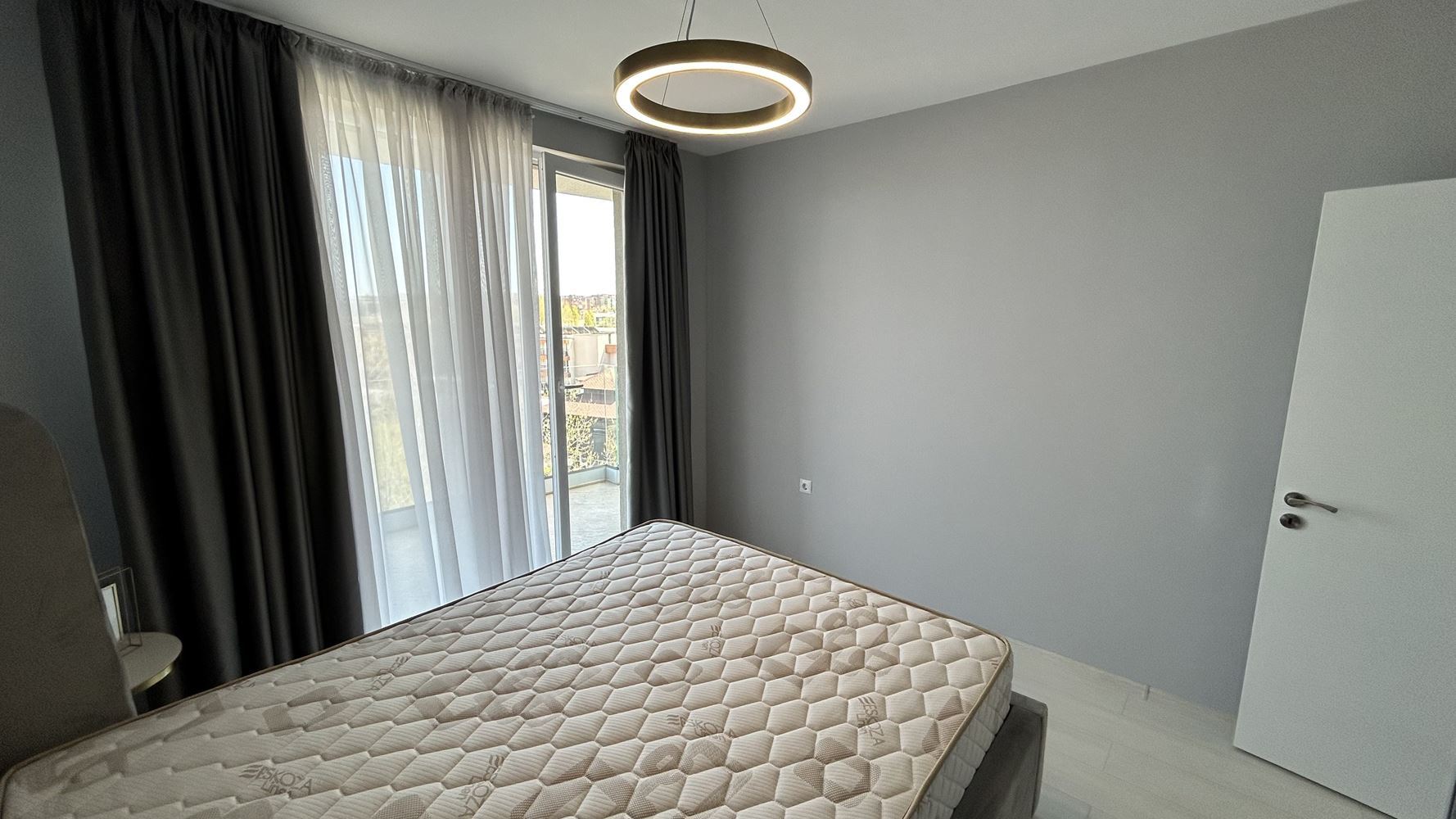 Elegante 3-Zimmer-Wohnung mit Panoramablick auf das Meer in erster Meereslinie in Sonnenstrand