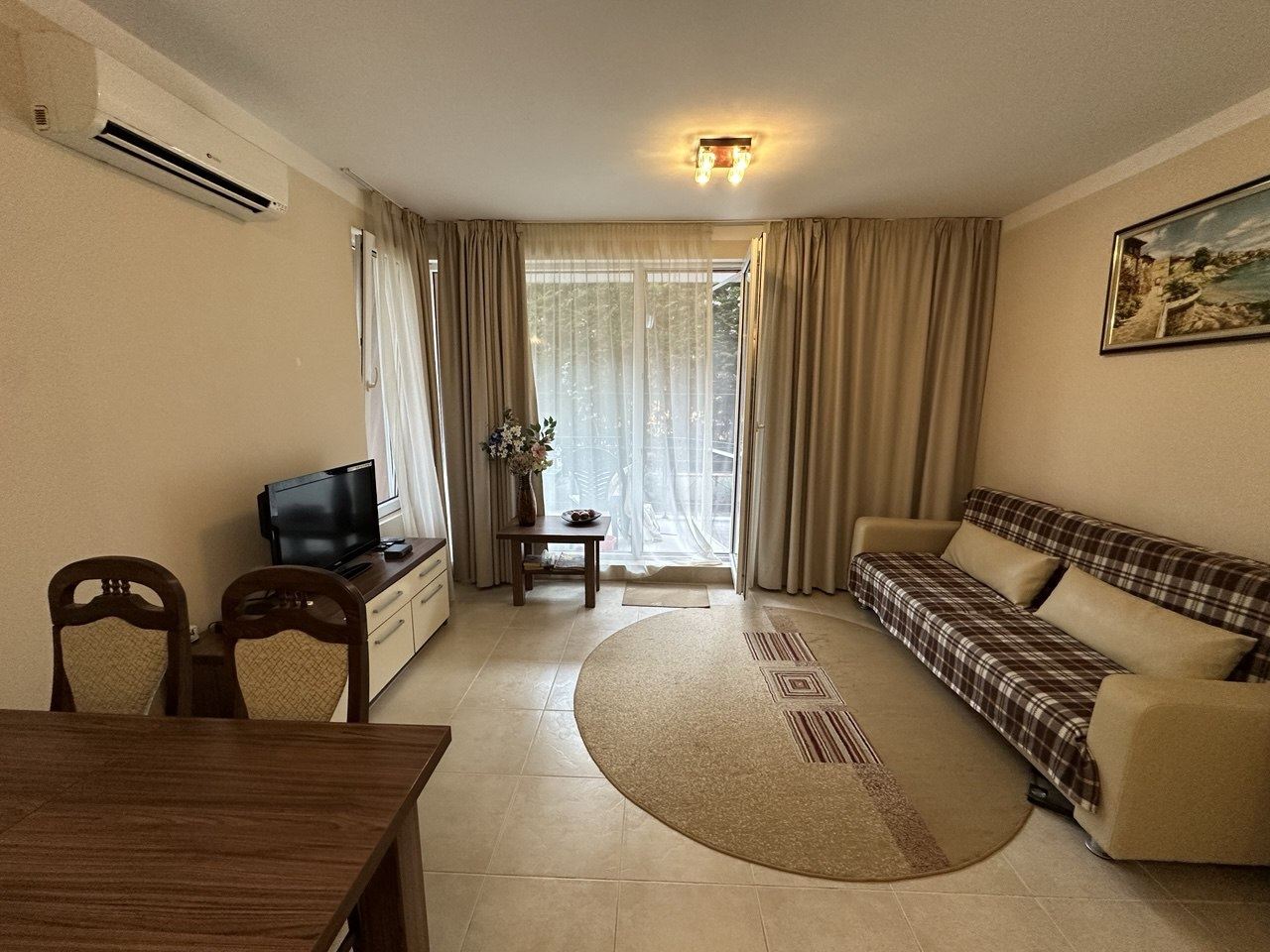 2-Zimmer-Wohnung mit herrlicher Aussicht in Pomorie – ein gemütliches Zuhause am Meer