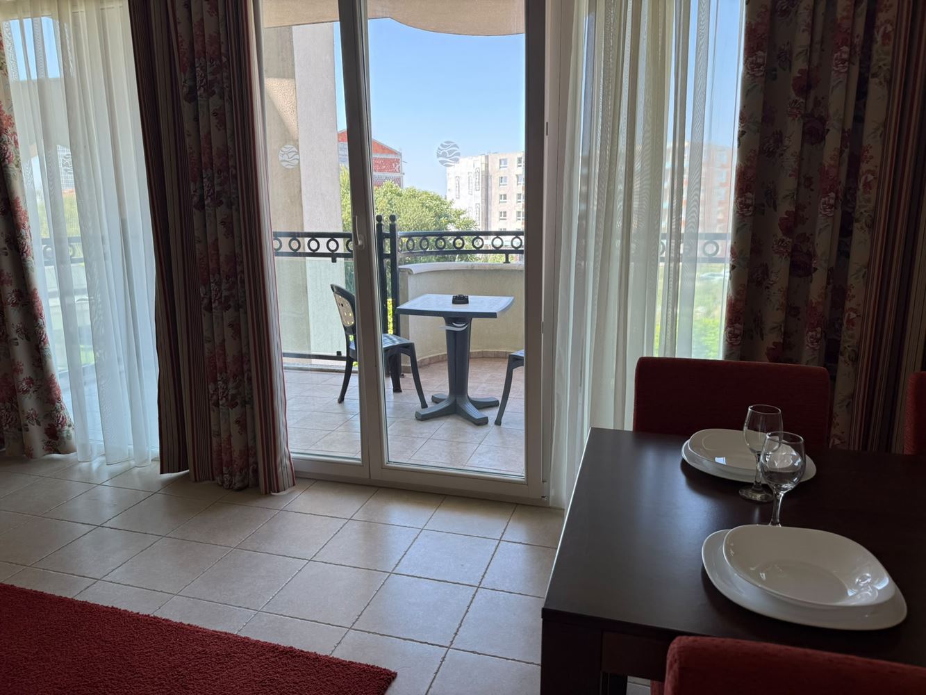 Geräumige Zweizimmerwohnung in erster Meereslinie in Pomorie