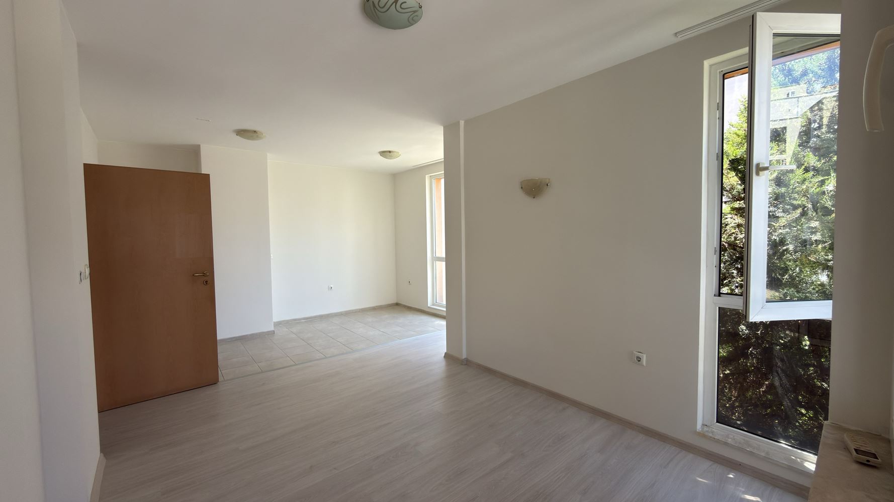 Zweizimmerwohnung 400 m vom Meer entfernt in Sonnenstrand – eine ausgezeichnete Investition und ein wunderbarer Ort für den Urlaub