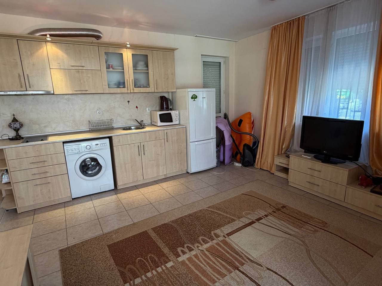 Geräumige Drei-Zimmer-Wohnung 200 m vom Strand in Sonnenstrand – mit niedrigen Instandhaltungskosten