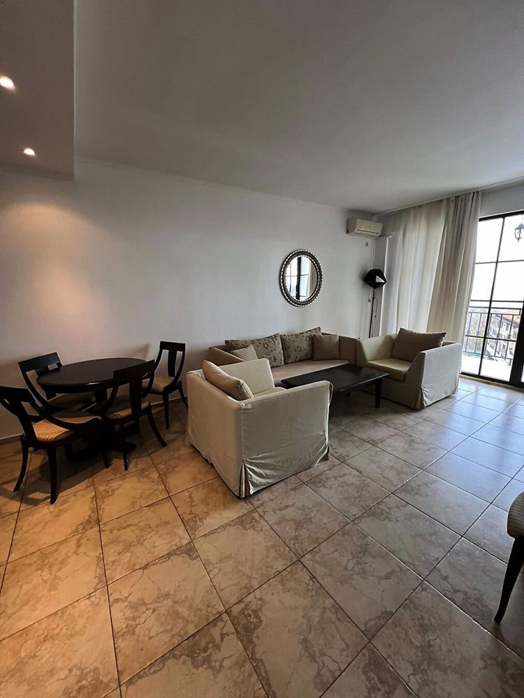 Luxuriöse Drei-Zimmer-Wohnung mit Panoramablick auf das Meer und den Pool – erste Meereslinie in Obzor!