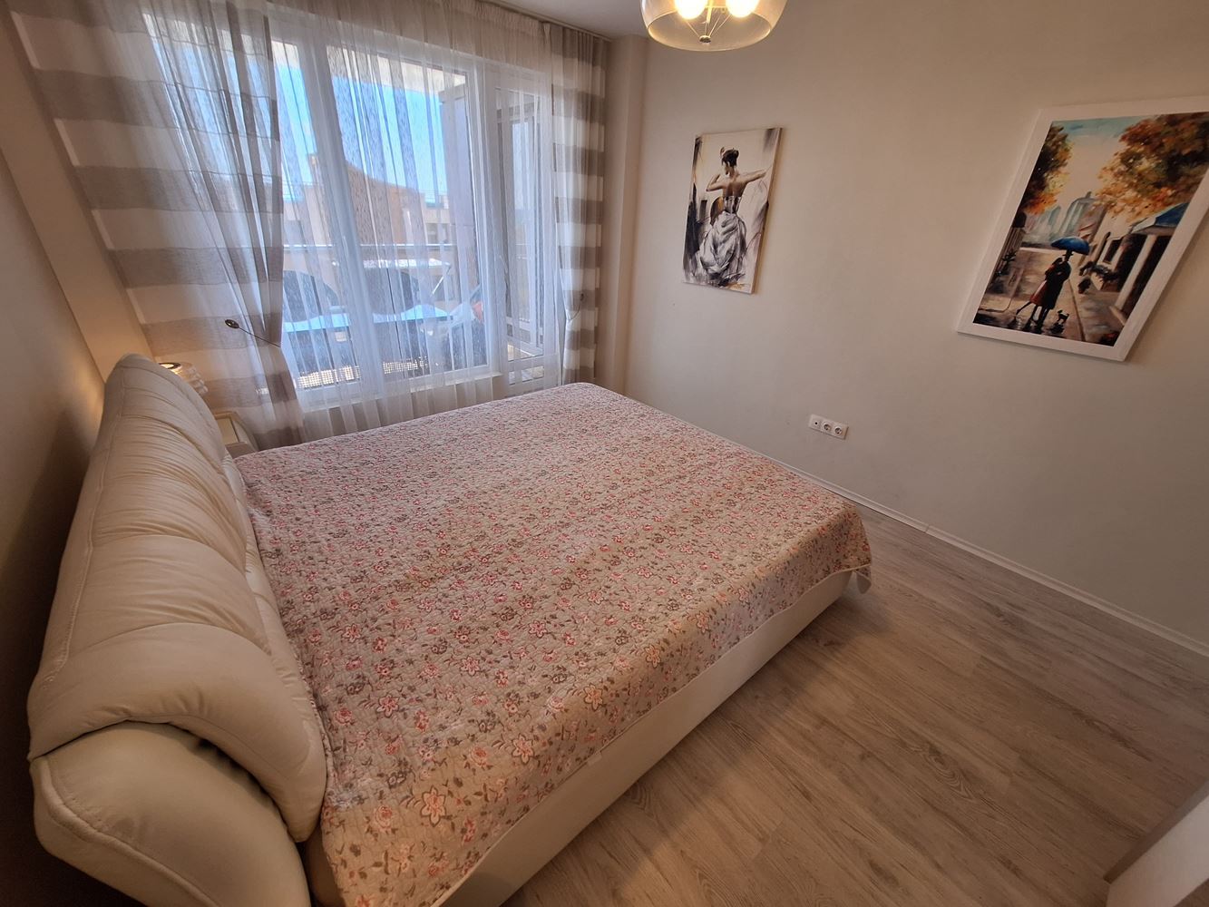 Geräumige 3-Zimmer-Wohnung mit Parkplatz nur 200 Meter vom Meer entfernt in Sveti Vlas