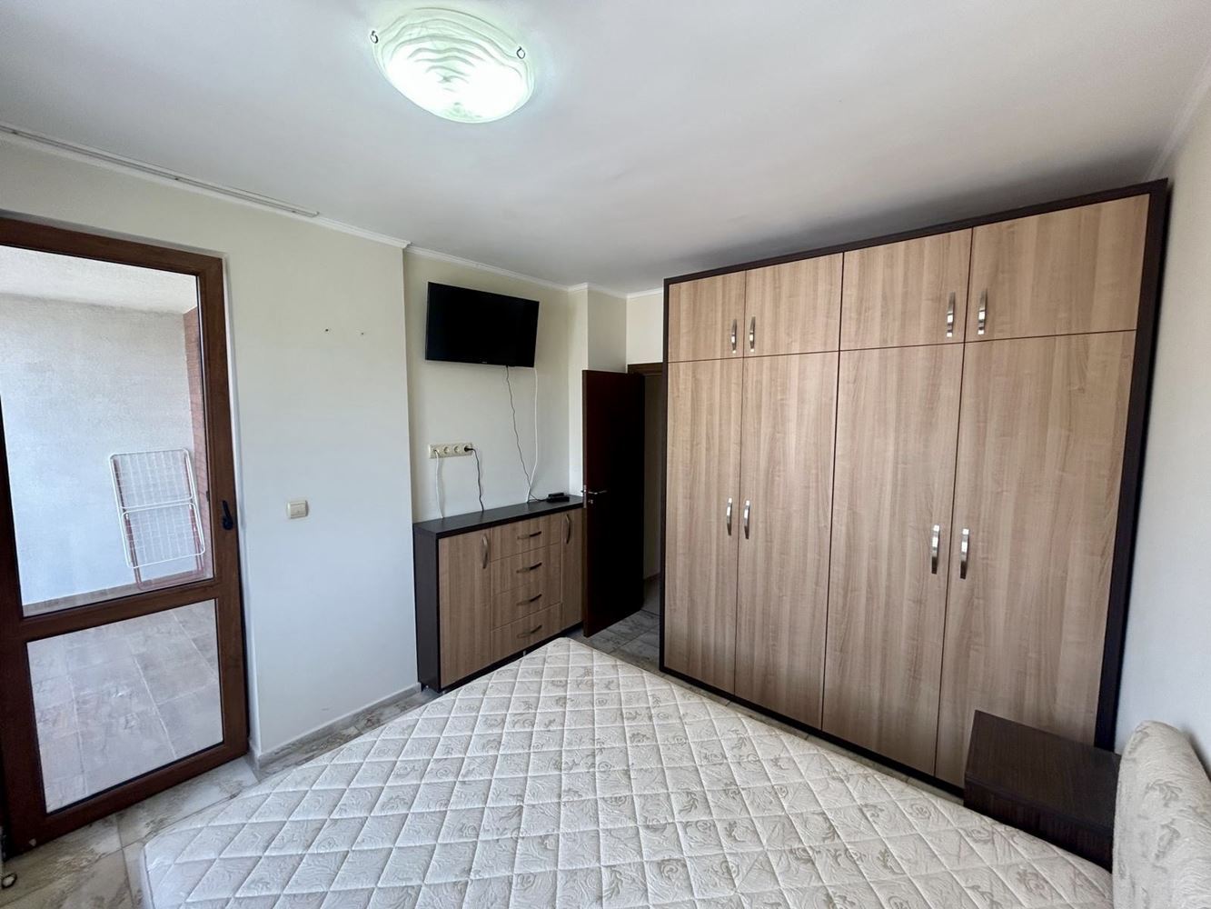 Großzügige 3-Zimmer-Wohnung mit zwei Schlafzimmern in Nessebar – zwei Terrassen und Möglichkeit für ein drittes Schlafzimmer