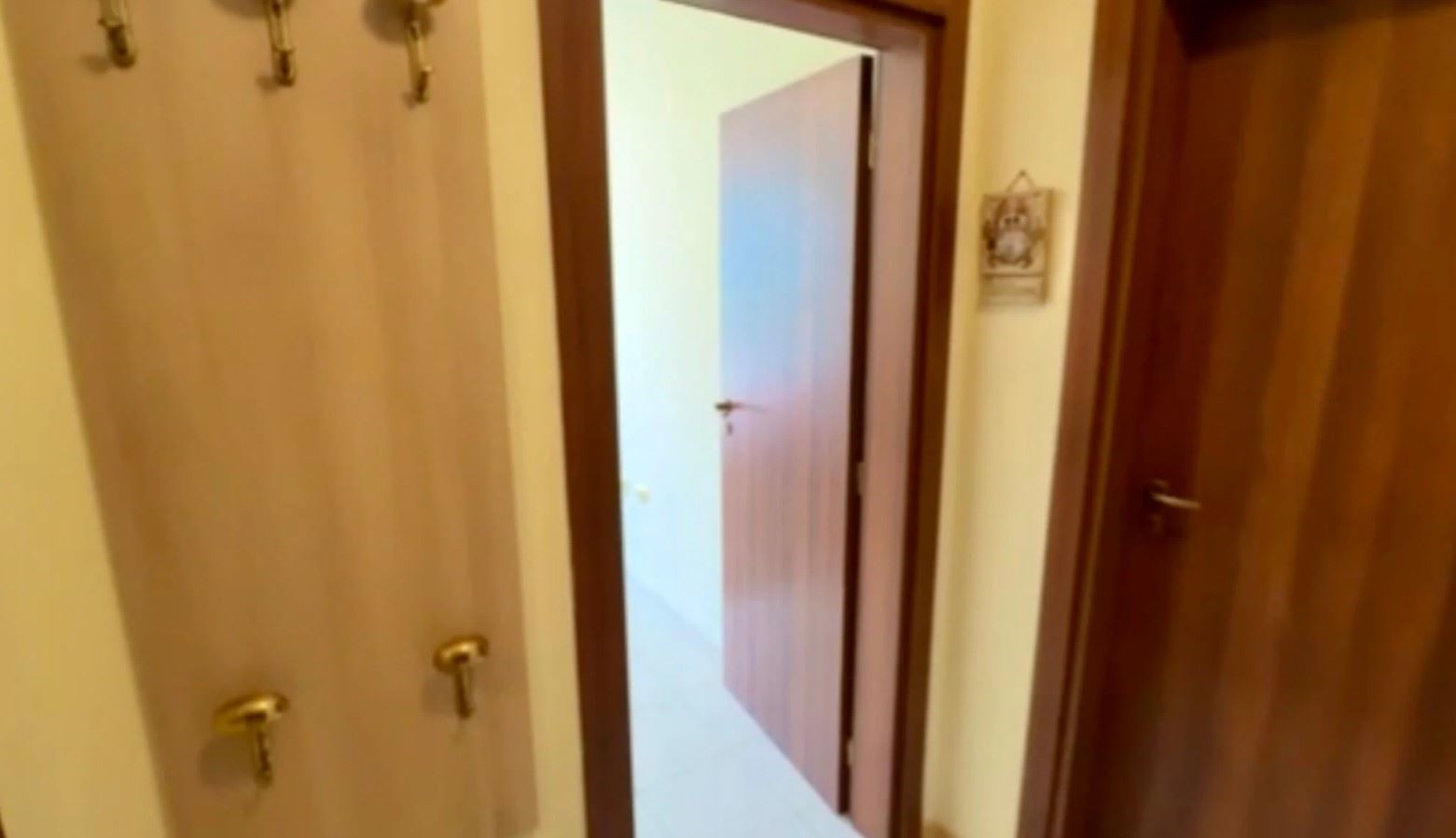 Geräumiges Apartment mit zwei Schlafzimmern in erster Meereslinie in Ravda – ein großzügiges Zuhause am Meer mit einzigartigem Ausblick