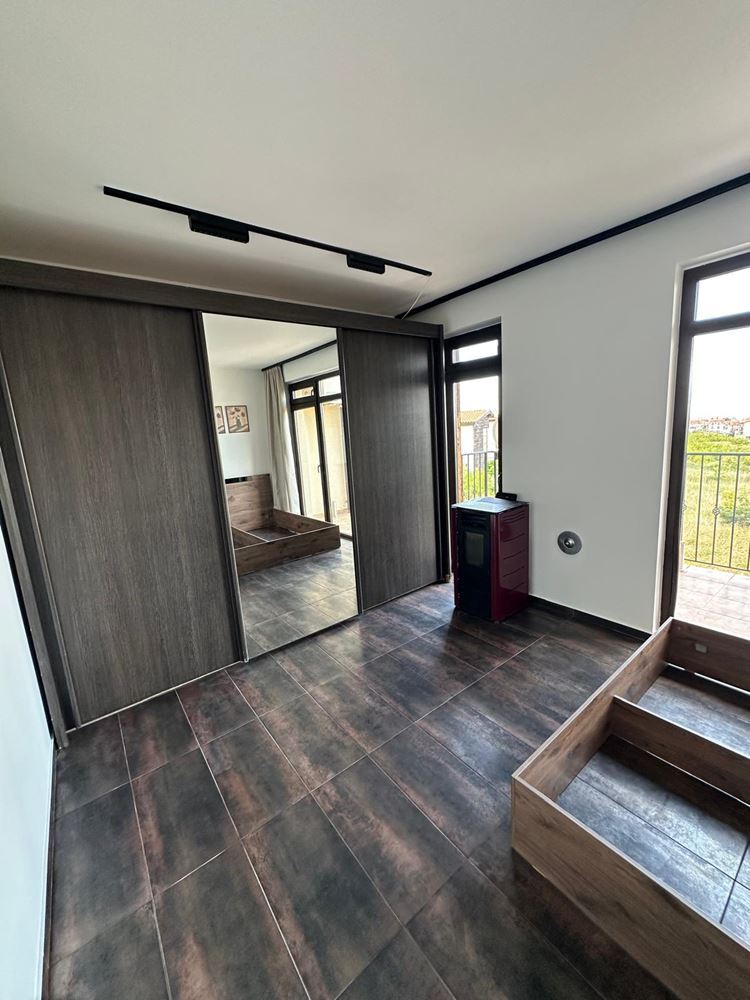Geräumige Wohnung mit drei Schlafzimmern und Meerblick – ohne Wartungsgebühr im ruhigen Teil von Sonnenstrand