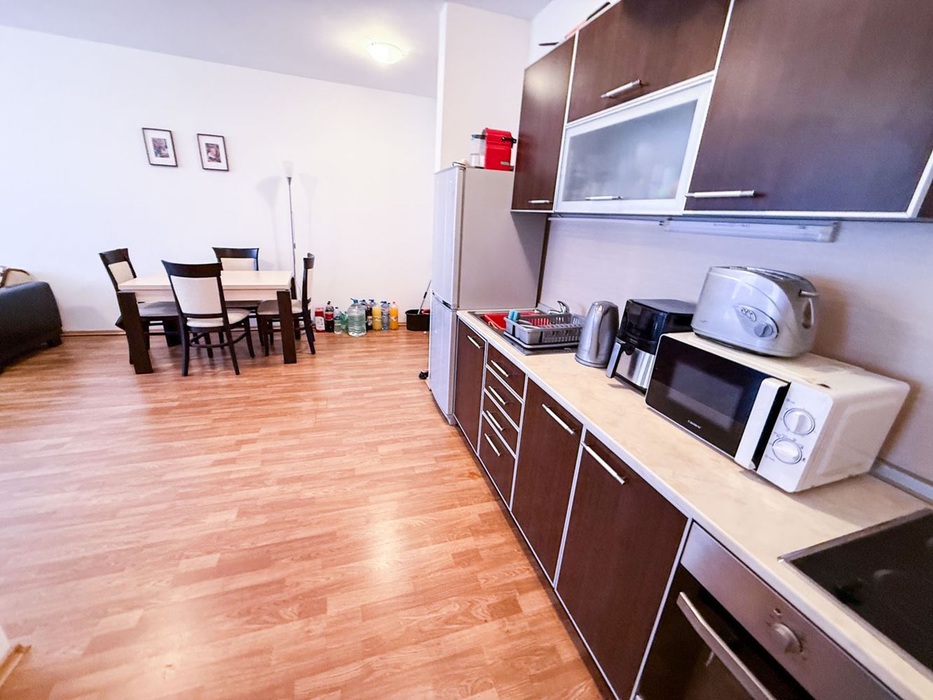 Großzügige Zweizimmerwohnung mit kleinem Privatgarten und großer Veranda in einer Anlage bei Aheloy