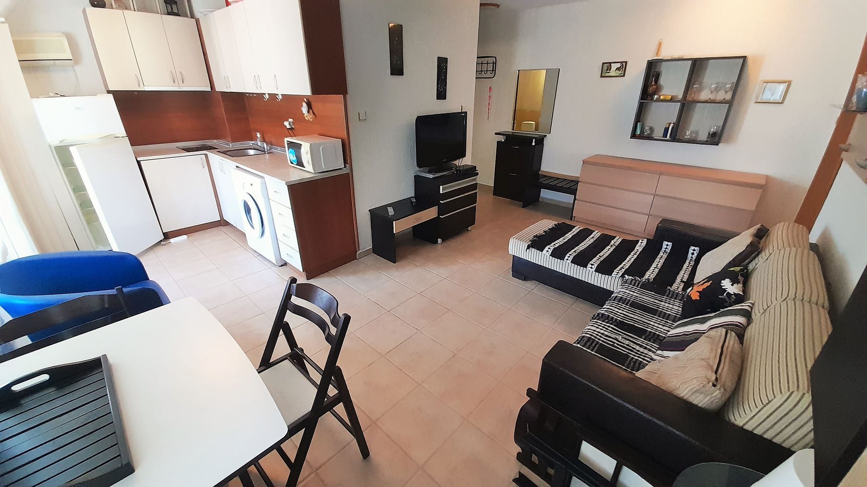 Gemütliche 2-Zimmer-Wohnung mit großzügigen Terrassen und niedriger Instandhaltungsgebühr in Sonnenstrand