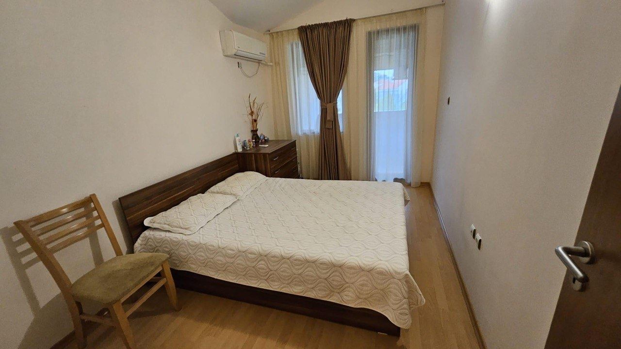 Geräumige Drei-Zimmer-Wohnung in Sveti Vlas – nur 100 m vom Strand und Yachthafen entfernt