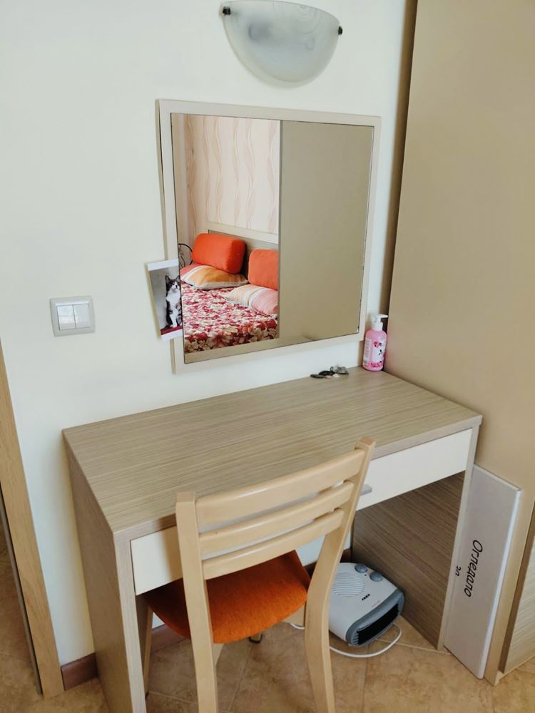 Meereskomfort mit Poolblick – Wohnung mit einem Schlafzimmer in einer prestigeträchtigen Anlage in Sonnenstrand