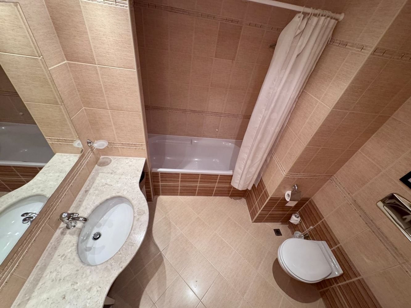 Luxuriöse Einzimmerwohnung in einem prestigeträchtigen First-Line-Komplex – Komfort, Stil und endlose Annehmlichkeiten