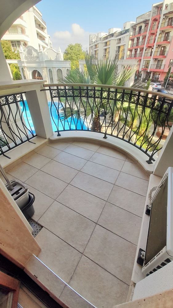 2-Zimmer-Wohnung mit Poolblick in einer Anlage mit beeindruckender Infrastruktur in Sonnenstrand