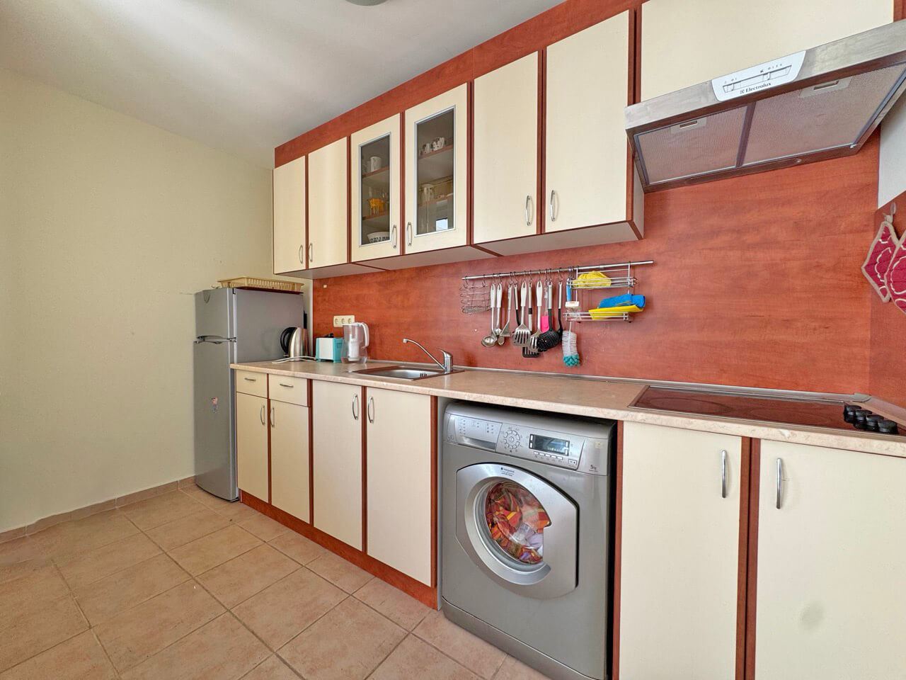 2-Zimmer-Wohnung mit Meerblick und Blick auf den Pool in einer prestigeträchtigen Anlage in Sveti Vlas