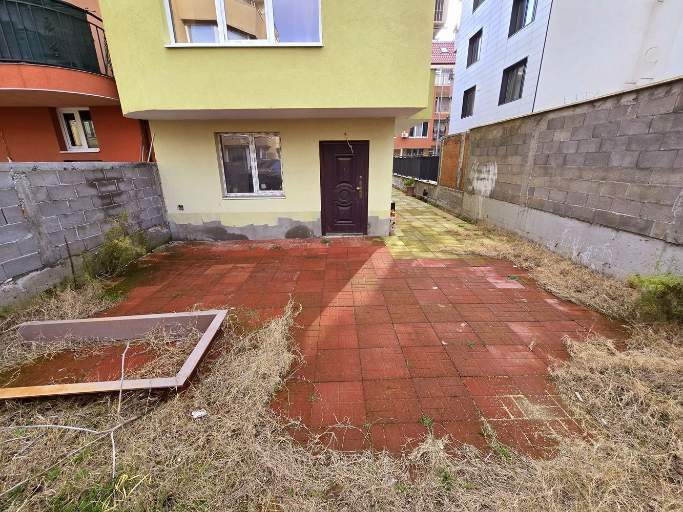 Neues Studio mit Privatgarten – Perfektes Meeresrefugium im Cherno More Viertel, Nessebar