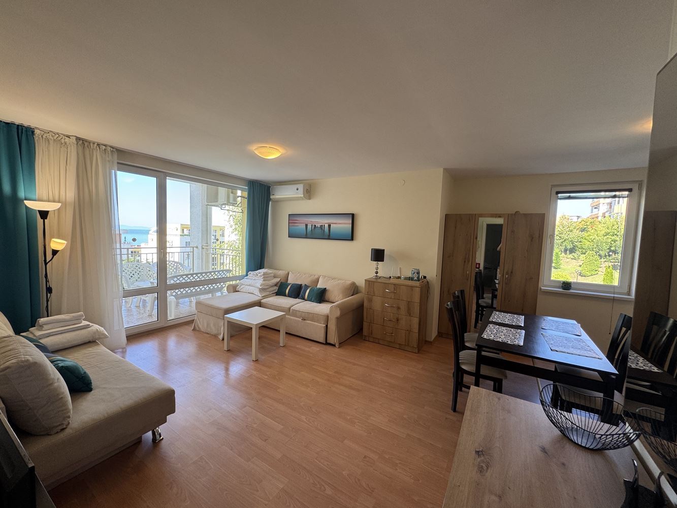 Geräumiges Studio in Sveti Vlas mit schönem Blick auf den Pool – hervorragende Investition am Meer