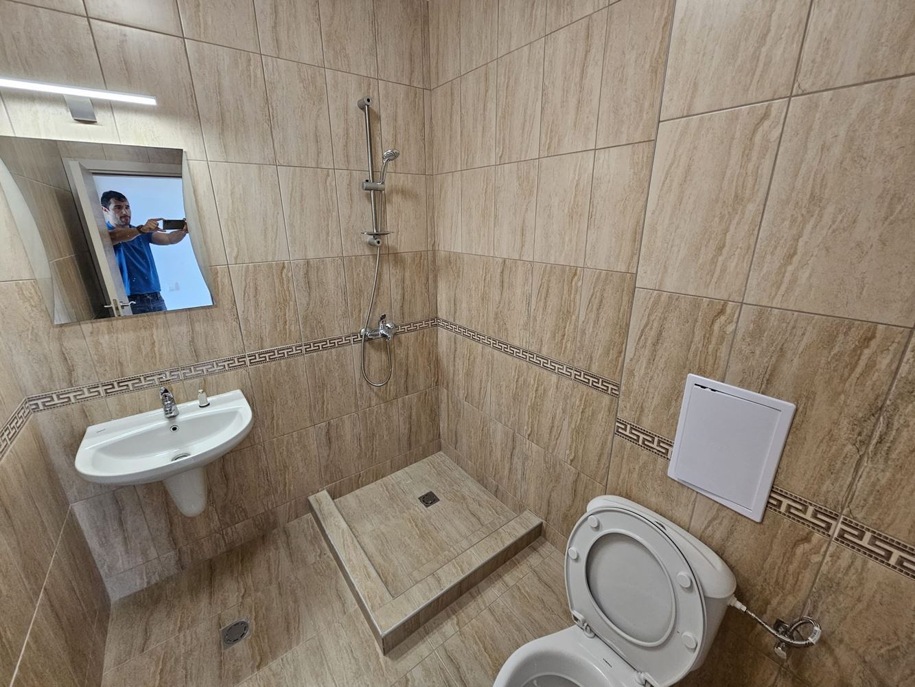 Nagelneue schlüsselfertige 2-Zimmer-Wohnung in ruhiger Gegend in Aheloy
