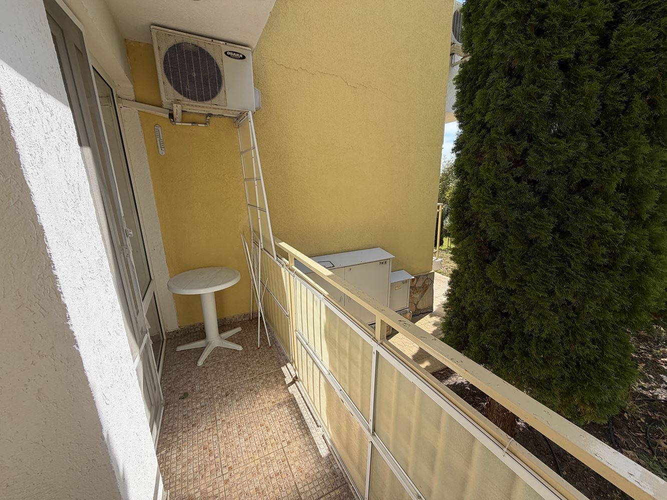 Zweizimmerwohnung mit großzügiger Terrasse und Meerblick in Sveti Vlas – 300 Meter vom Strand entfernt