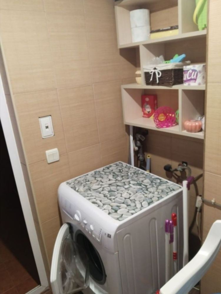 Geräumige Drei-Zimmer-Wohnung in Nessebar mit niedriger Jahresgebühr und kostenlosem Parkplatz