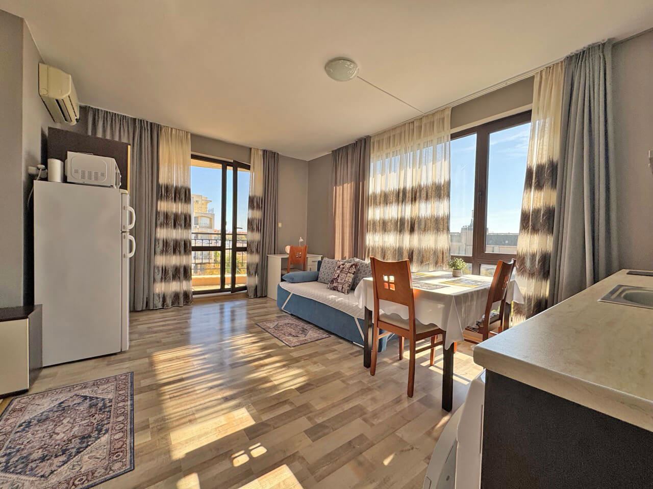 2-Zimmer-Wohnung mit Meerblick in Sveti Vlas – Luxus, Pools und SPA-Einrichtungen das ganze Jahr über