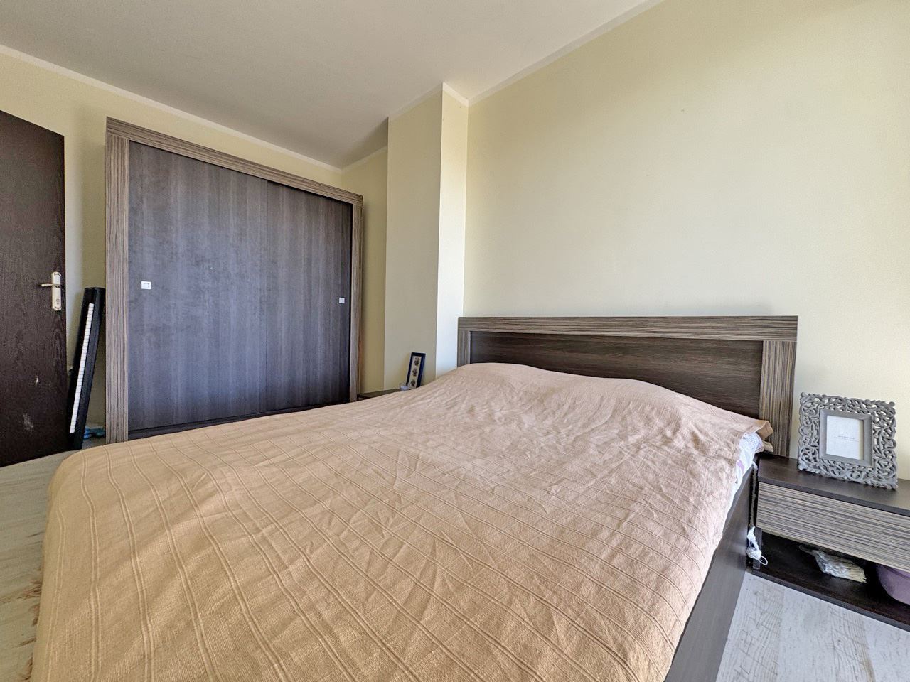 Möblierte Wohnung mit einem Schlafzimmer und einem herrlichen Blick auf Sonnenstrand