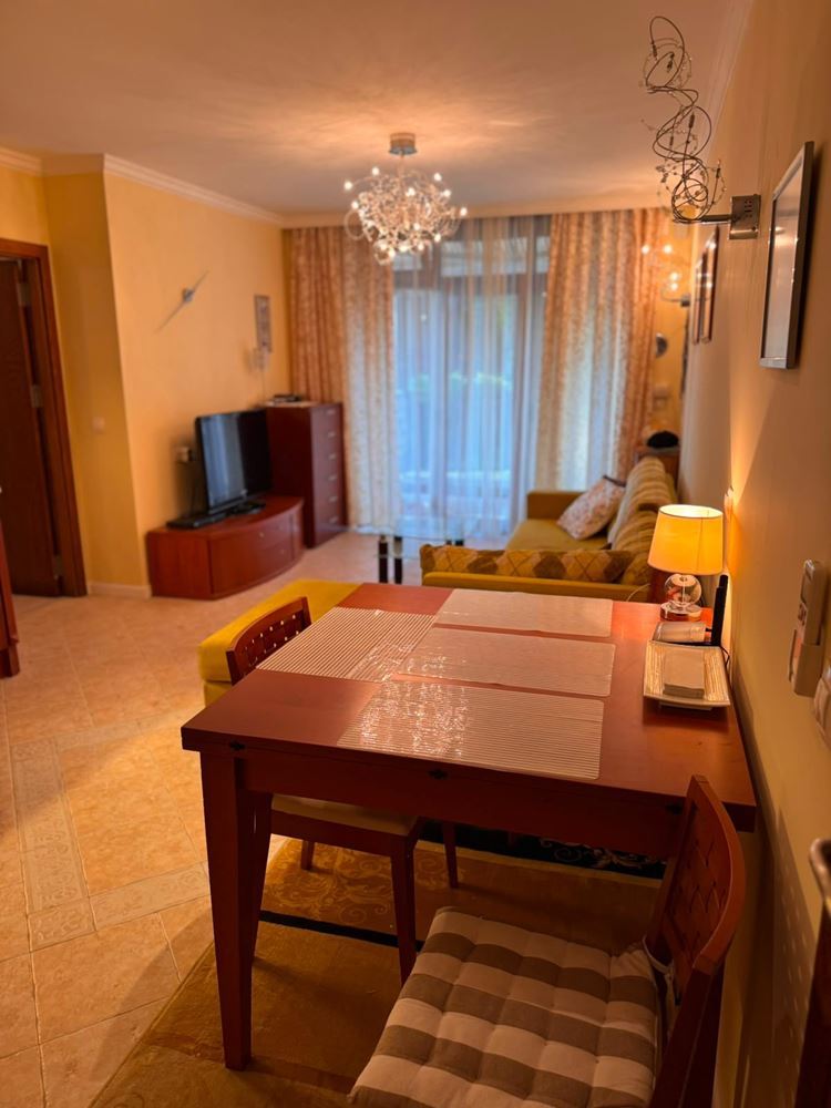 Drei-Zimmer-Wohnung mit Meerblick zwischen Pinien – Luxus und Ruhe in erster Meereslinie in Sozopol