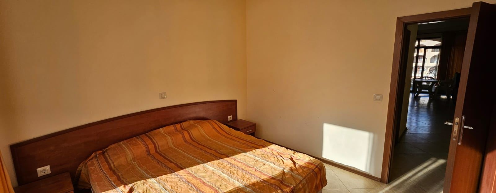 Geräumige 2-Zimmer-Wohnung mit Poolblick – möbliert, mit Akt 16 und bezugsfertig