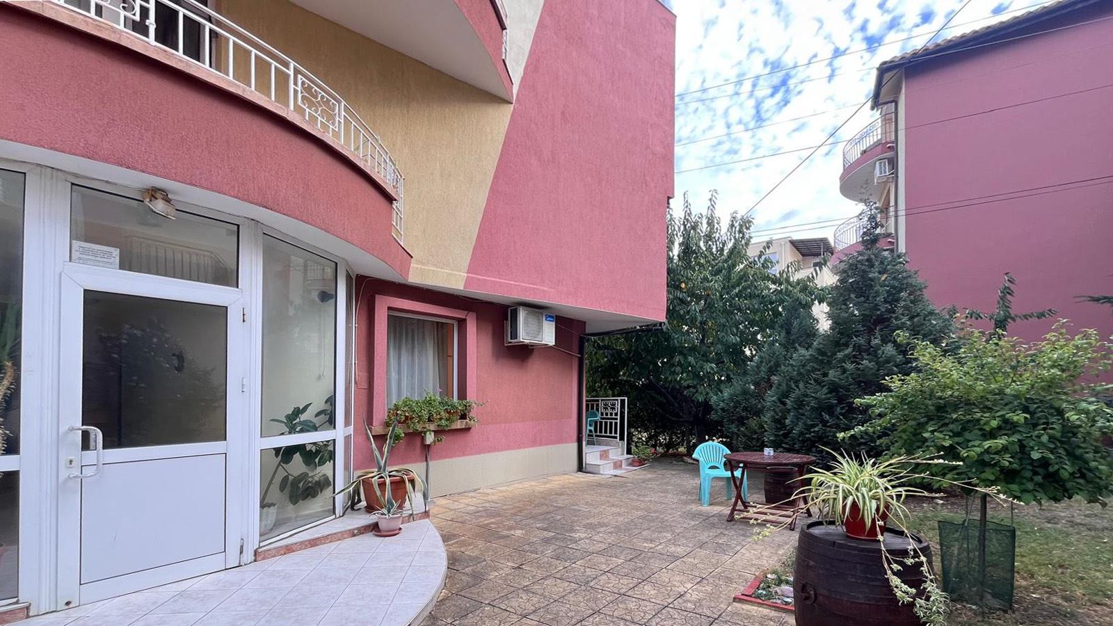 Gemütliche Zweizimmerwohnung mit direktem Gartenzugang im Herzen von Ravda