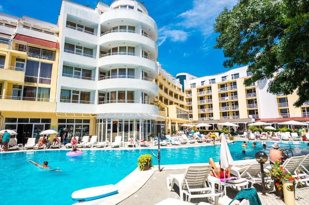 Geräumige Zweizimmerwohnung im Herzen von Sunny Beach – eine ausgezeichnete Investition