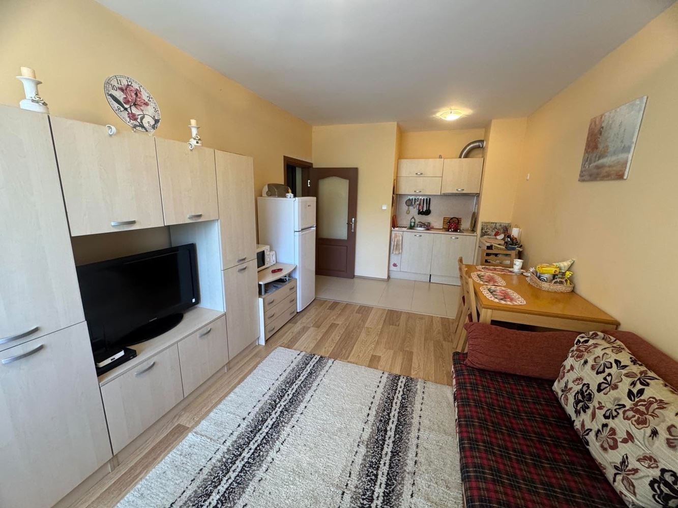 Wohnung mit einem Schlafzimmer in der Altstadt von Pomorie – vollständig möbliert, in einem Wohngebäude und bezugsfertig