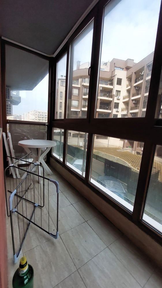 Möbliertes Studio in der Altstadt von Pomorie – 100 m vom Meer entfernt, mit großer verglaster Terrasse und ausgezeichneter Lage