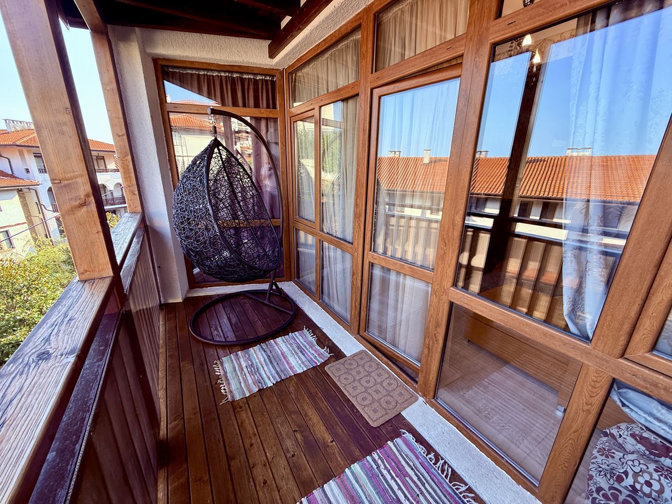 Wohnung in erster Meereslinie in Sveti Vlas – stilvolle Immobilie am Strand und am Yachthafen „Marina Dinevi“