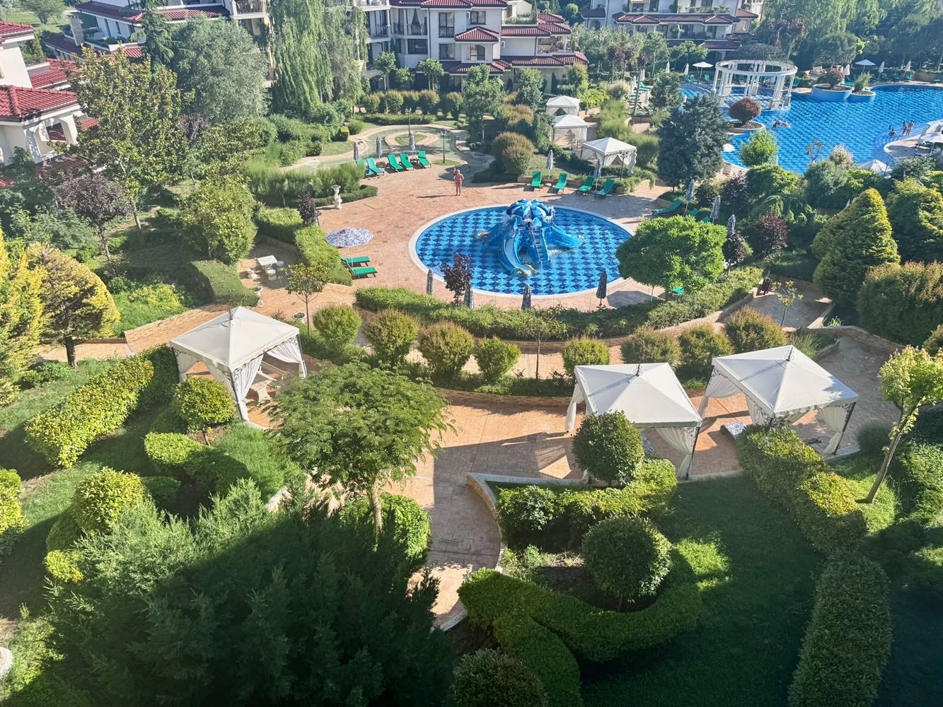 Großzügige Drei-Zimmer-Wohnung mit Meerpanorama in einem prestigeträchtigen Komplex in Nessebar – Komfort, Raum und beeindruckende Ausblicke